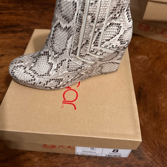 NWT   BELK SUGAR BOOTIES SIZE 8 - Picture 2 of 3